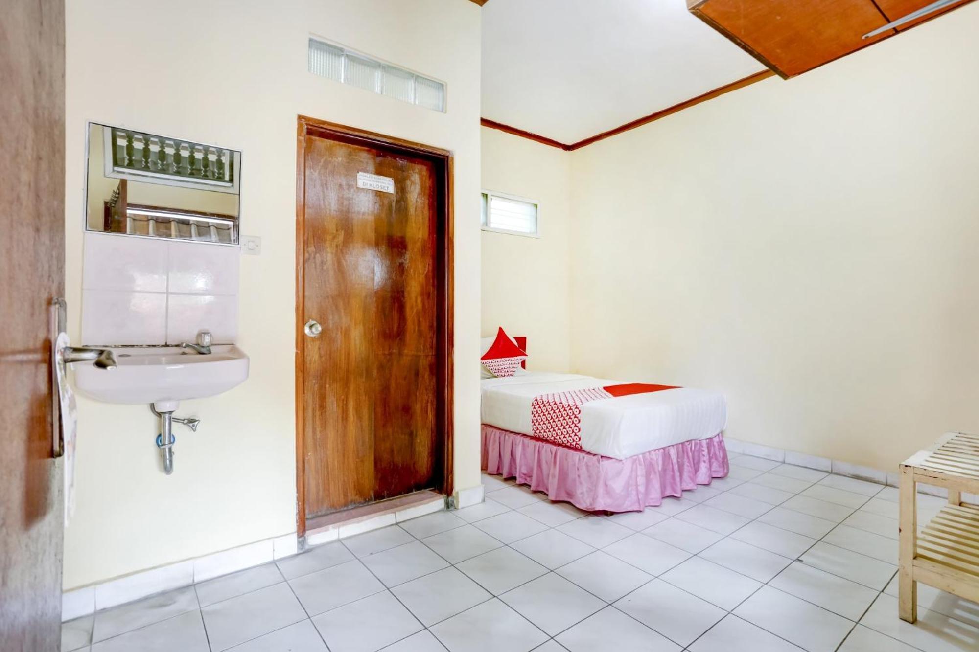 Super Oyo 3261 Hotel Ratu Denpasar  Exterior photo